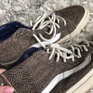 Snakeskin/Cheetah print Sk8-hi high top Vans